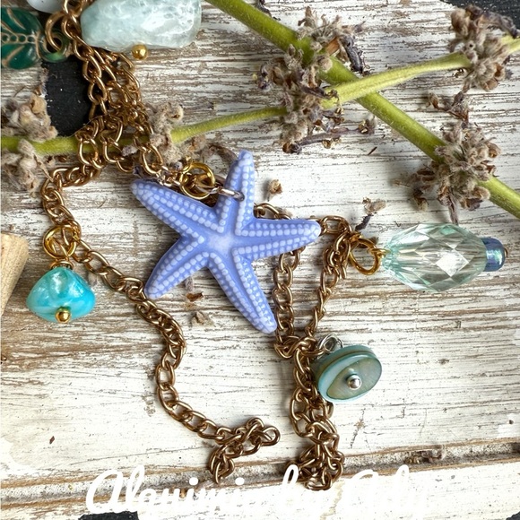 Starfish Charm Keychain with Gold Accents larimar blue quartz - Picture 2 of 3